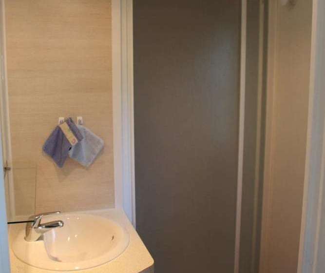 Camping "les Calquières" Location De Mobilehomes