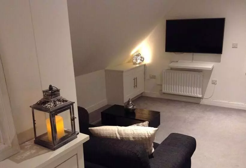 Central Windsor Apartments