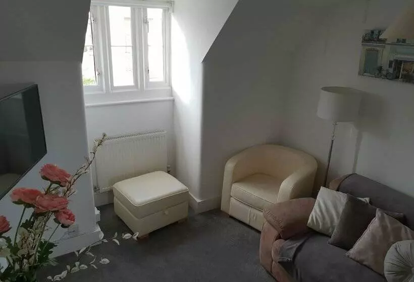 Central Windsor Apartments