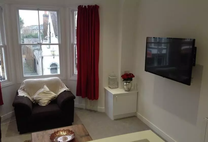 Central Windsor Apartments