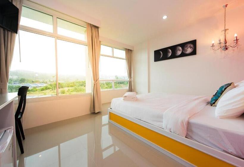 פונדק Slowlife Beach