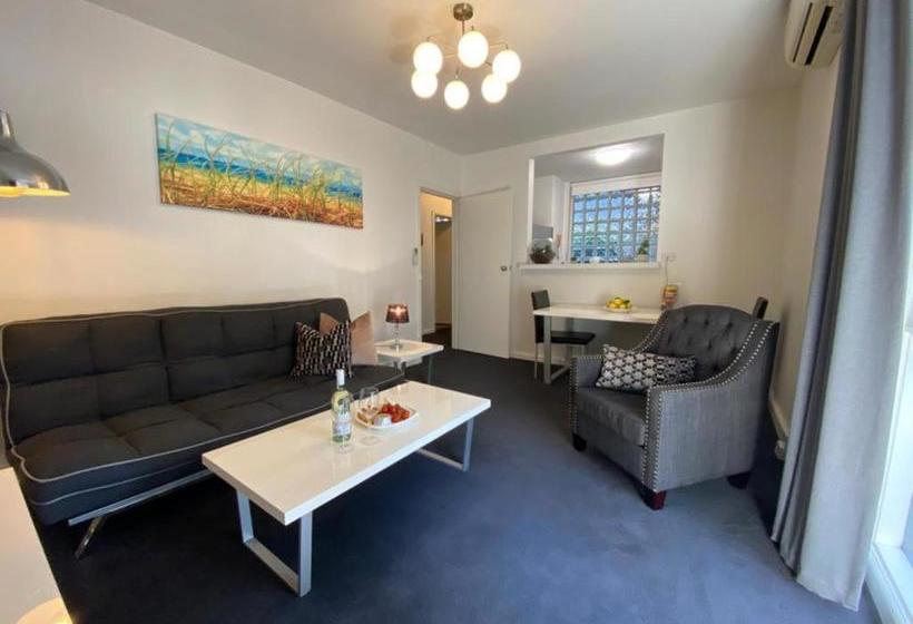 Melbourne Beachside Apartment