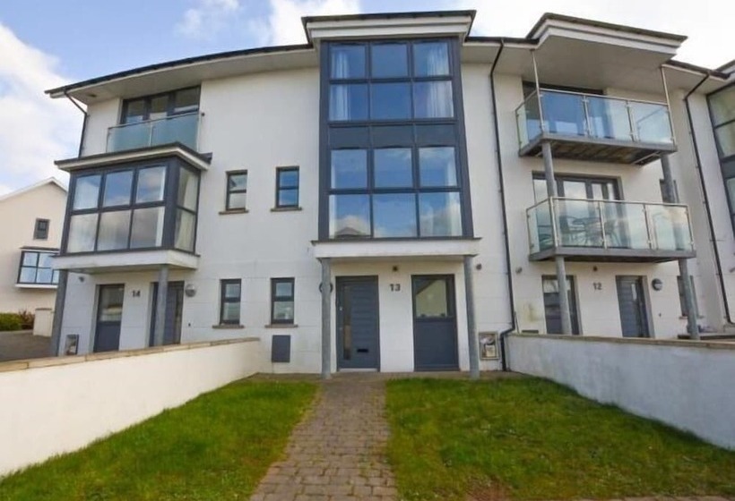 Cosy Dragon @pembrokeshire