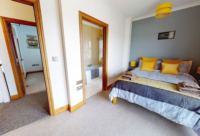 Cosy Dragon @pembrokeshire