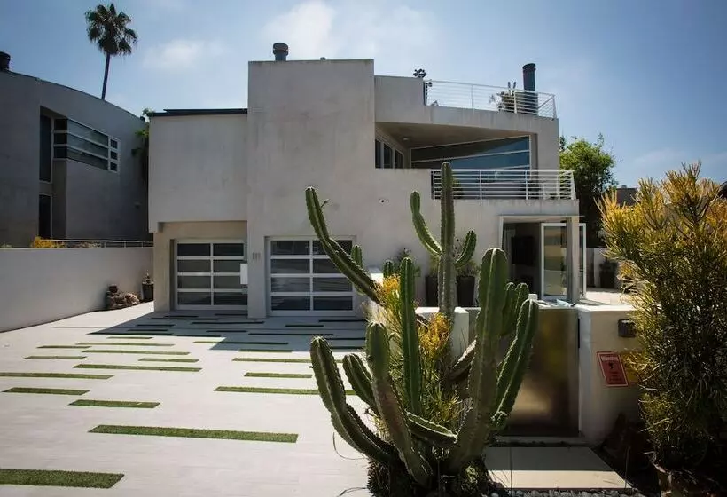 Modern Del Mar Beach Home