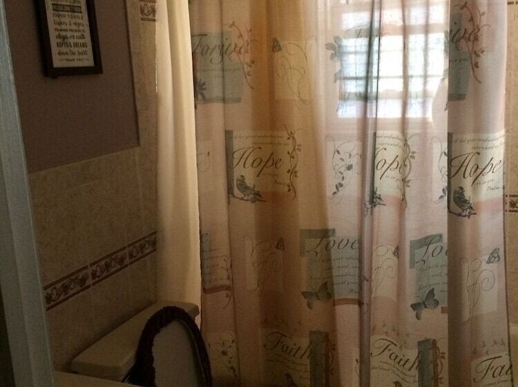 بنسيون Cozy And Quiet