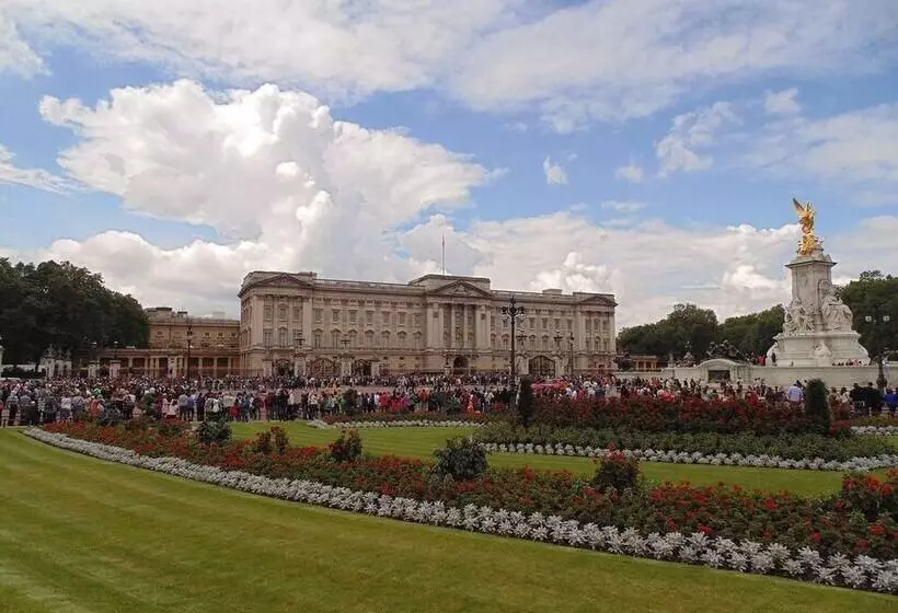 The New Kent Road Apartments