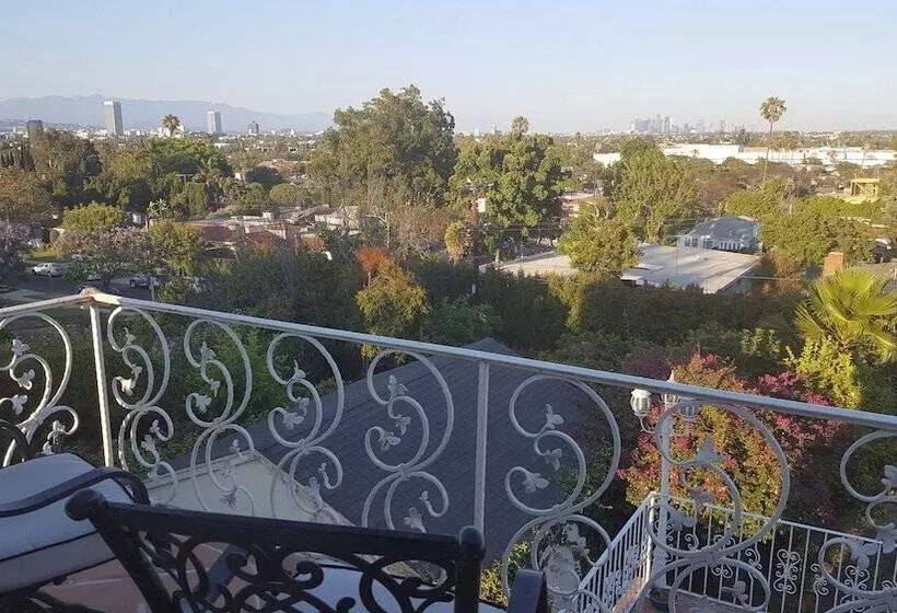 Great 2 Floor House In Beverly Wood