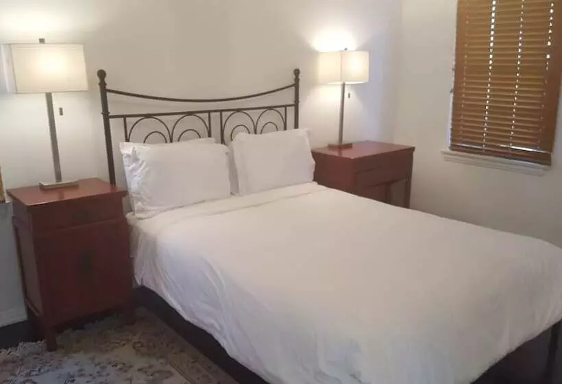 Great 2 Floor House In Beverly Wood