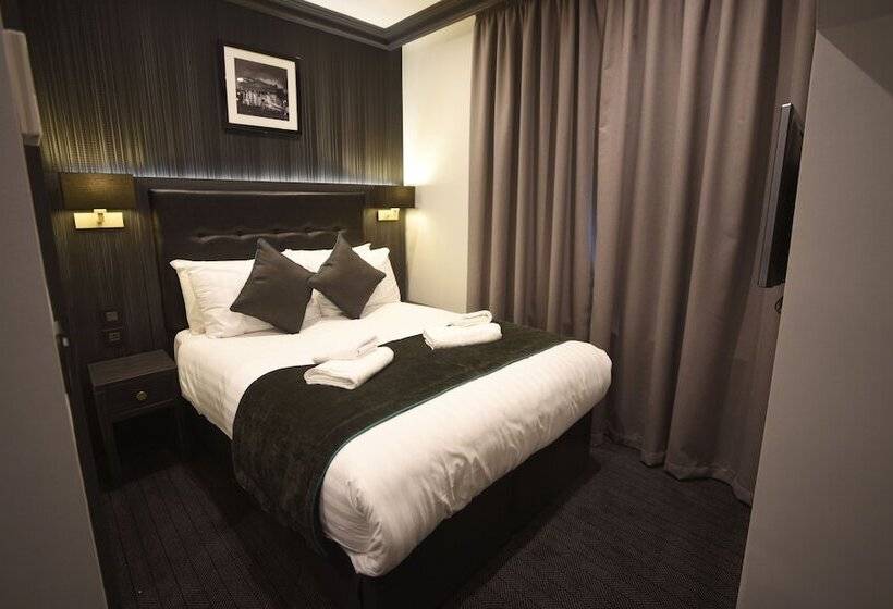 Hotel The Pack And Carriage London