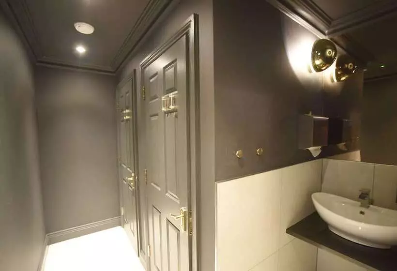 ホテル The Pack And Carriage London