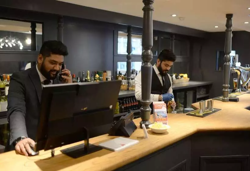 ホテル The Pack And Carriage London