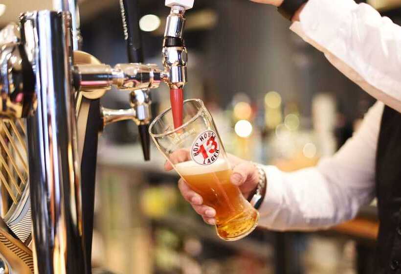 Hotel The Pack And Carriage London