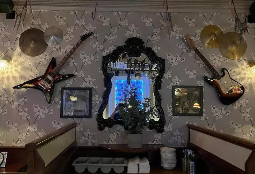 Hotel The White Hart