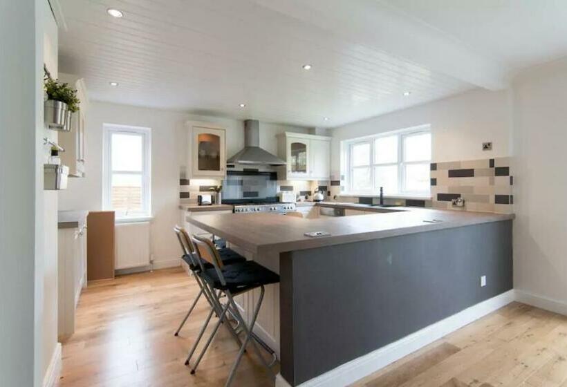 Kilburn Holiday Cottage