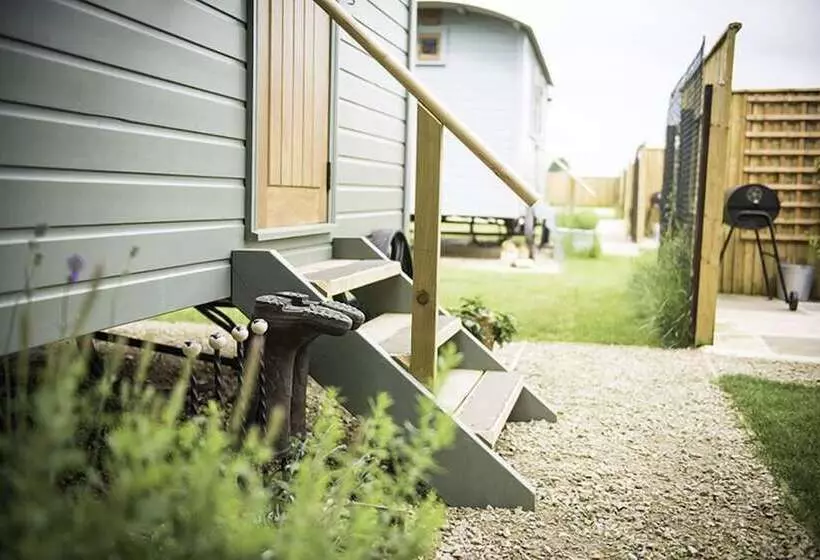Morndyke Shepherds  Huts