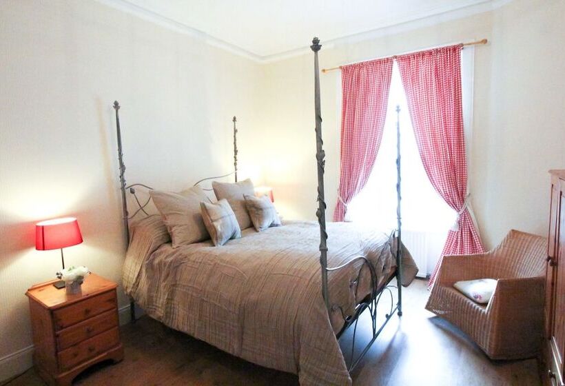 Oban Town Centre Apartment