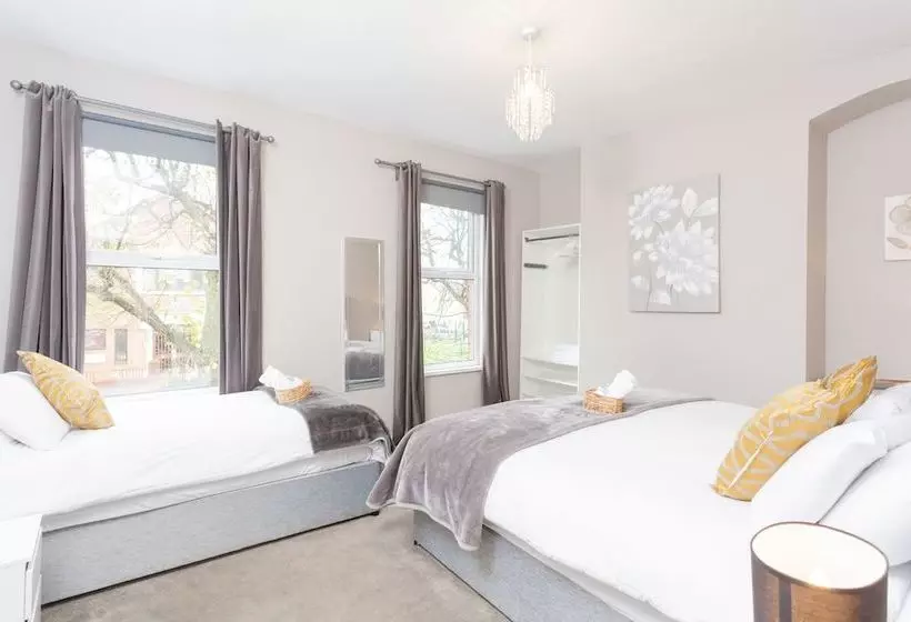 Majatalo 92 Templemore Ave Guest House