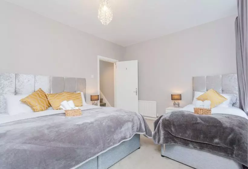 Majatalo 92 Templemore Ave Guest House