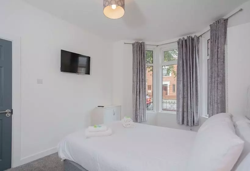 Majatalo 92 Templemore Ave Guest House