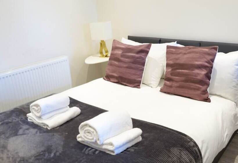 膳宿费 The Close Airport