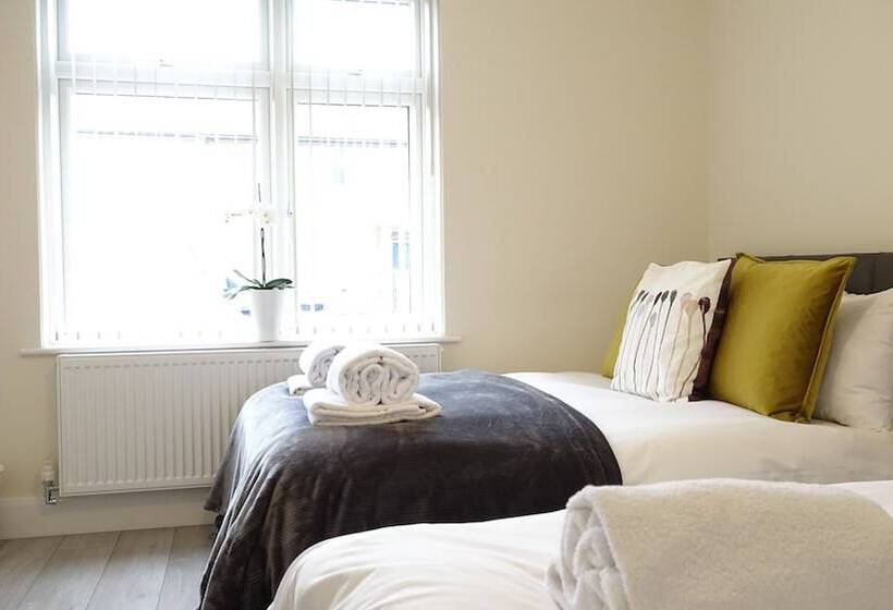 膳宿费 The Close Airport