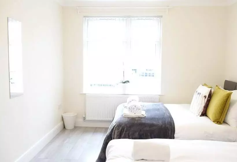 Majatalo The Close Airport