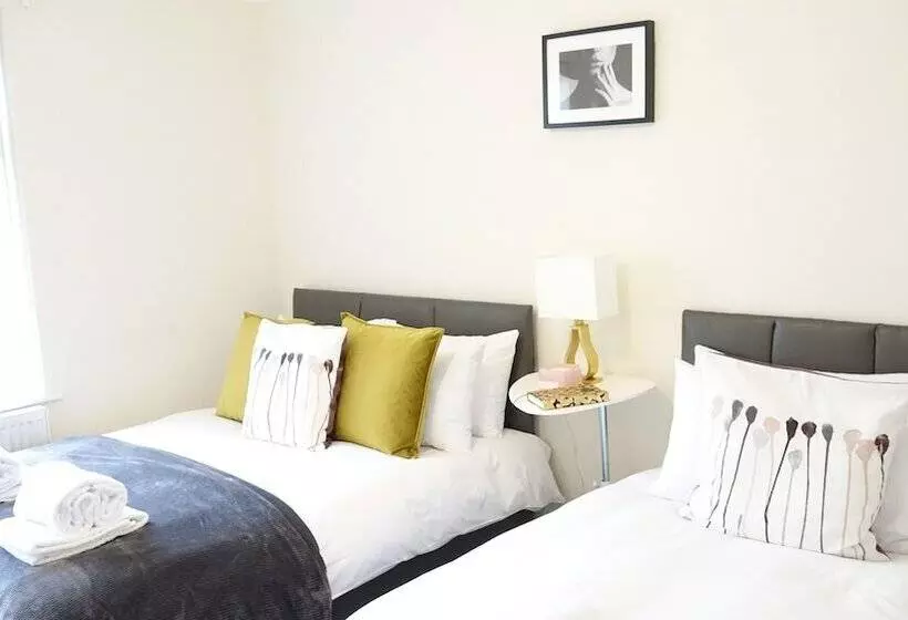 Majatalo The Close Airport