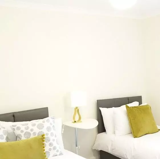 Majatalo The Close Airport