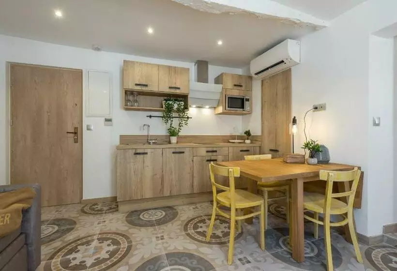 Valbonne Flat