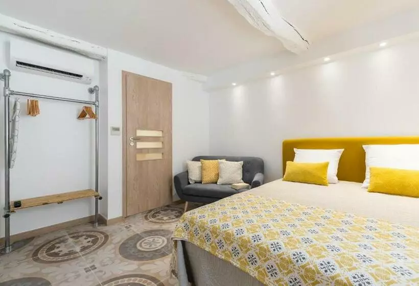 Valbonne Flat