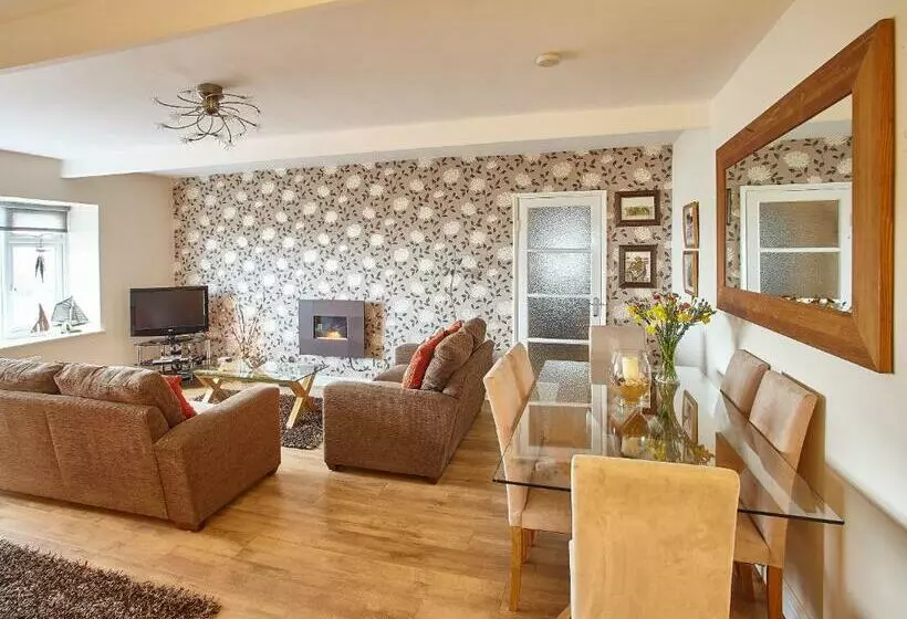 Host & Stay   View Point Apartment