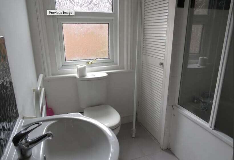 2 Bed Apartment In Basingstoke