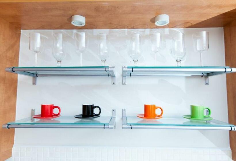 Amazing Apartments Cables Wynd Near The Shore Free Parking