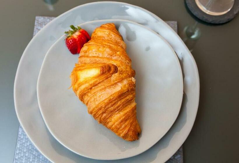 Amazing Apartments Cables Wynd Near The Shore Free Parking