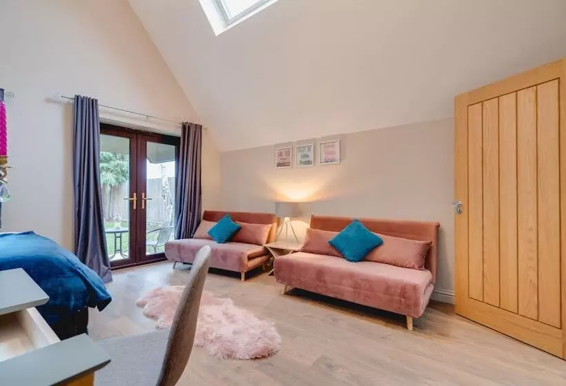 Brook Barn With Sauna & Hot Tub