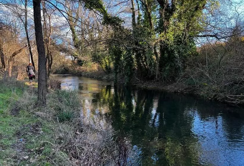 Aamiaismajoitus (B&B) Villa Quinissole