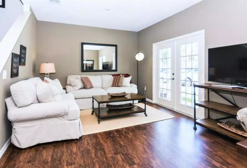 Cozy Four Bedrooms Townhouse At West Lucaya Village Resort 8924