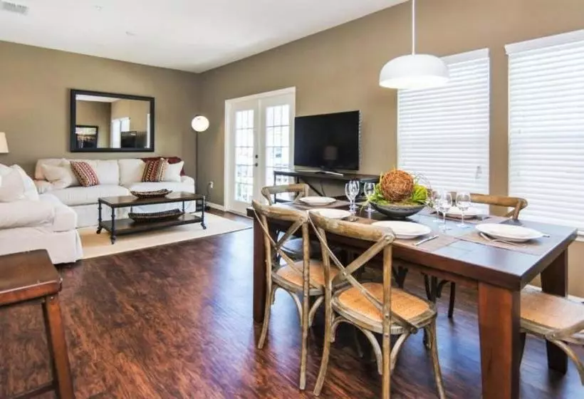 Cozy Four Bedrooms Townhouse At West Lucaya Village Resort 8924