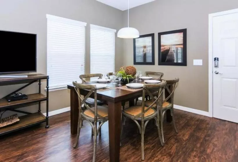 Cozy Four Bedrooms Townhouse At West Lucaya Village Resort 8924