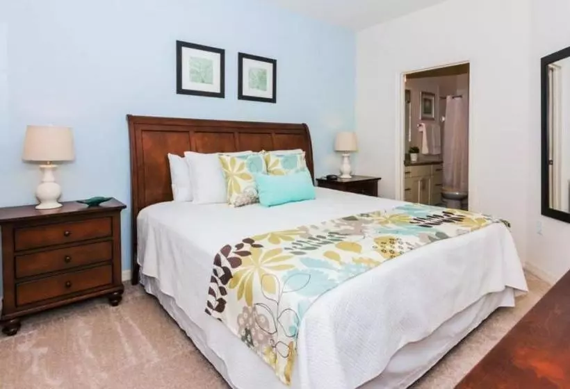 Cozy Four Bedrooms Townhouse At West Lucaya Village Resort 8924