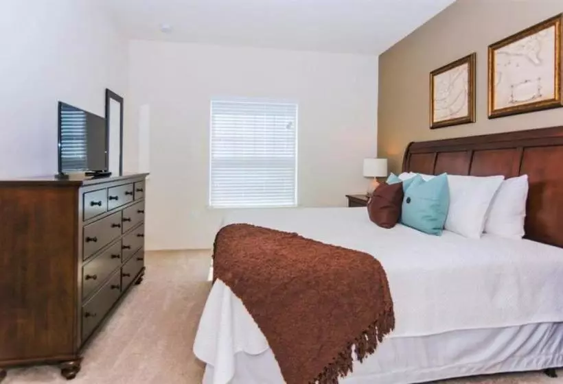 Cozy Four Bedrooms Townhouse At West Lucaya Village Resort 8924