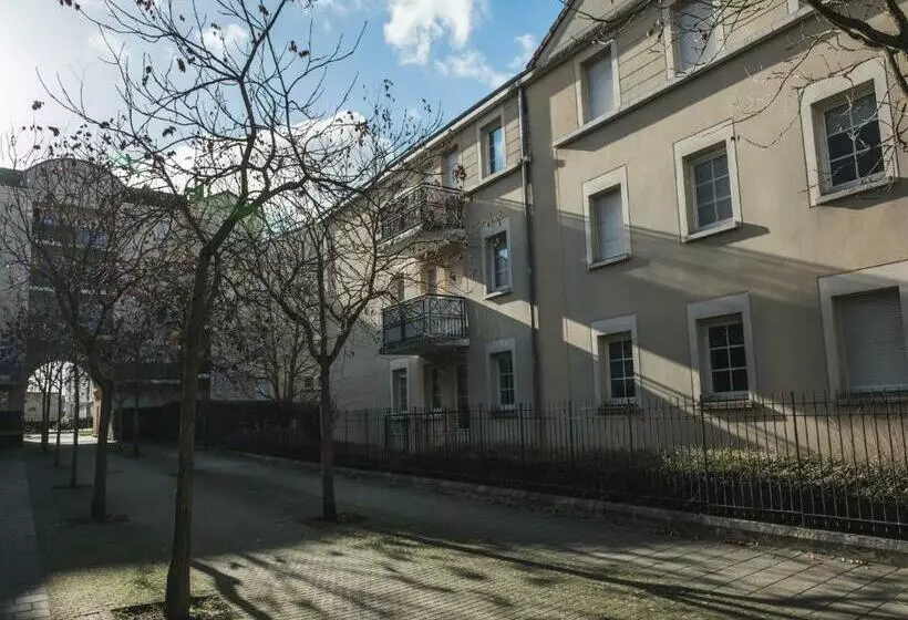 Family Travel Paris 2