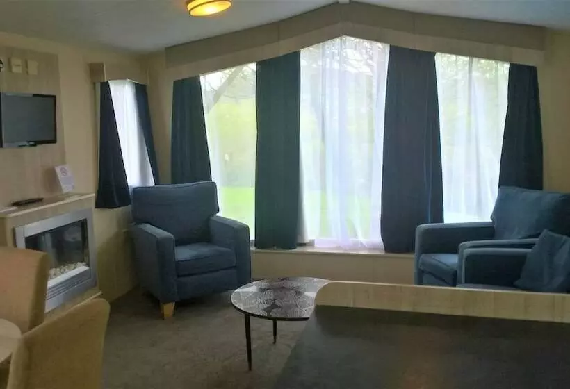 Hotel Axe Vale Caravan Park