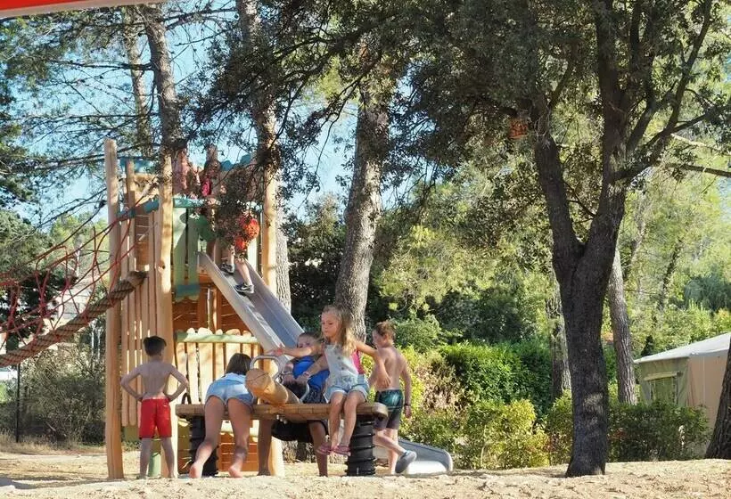 ホテル Huttopia Fontvieille