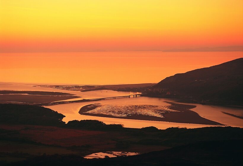 Lovely Large Home 10 Minute Walk To Barmouth Beach