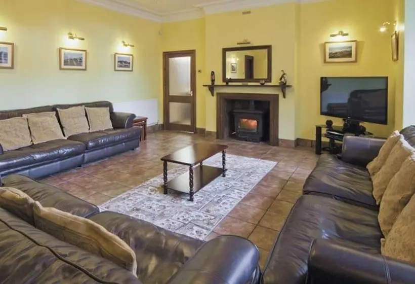 Lovely Large Home 10 Minute Walk To Barmouth Beach