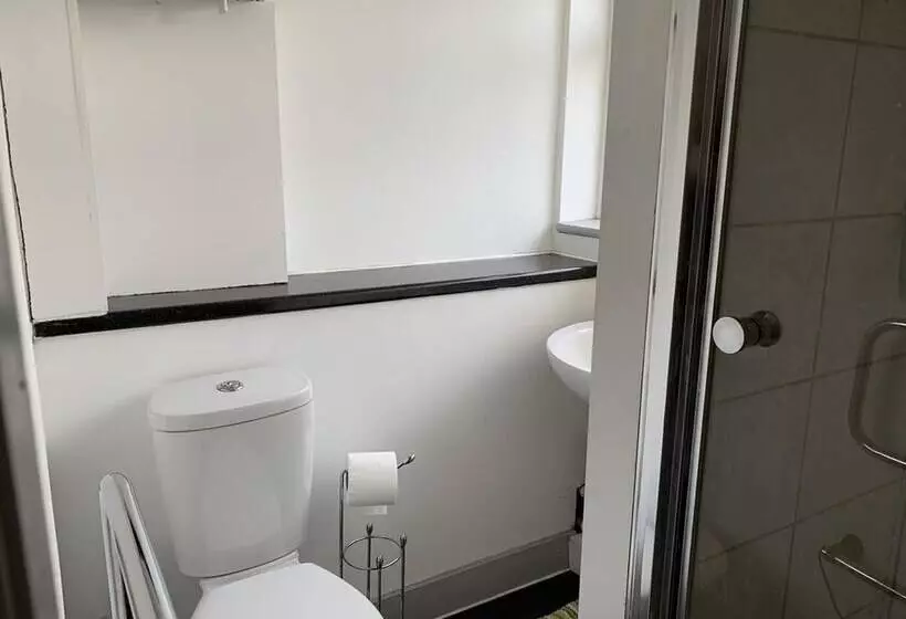 ペンション Fuller Rooms