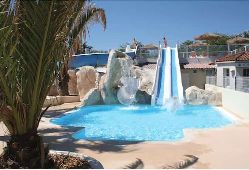 בית מלון כפרי Camping Le Suroit