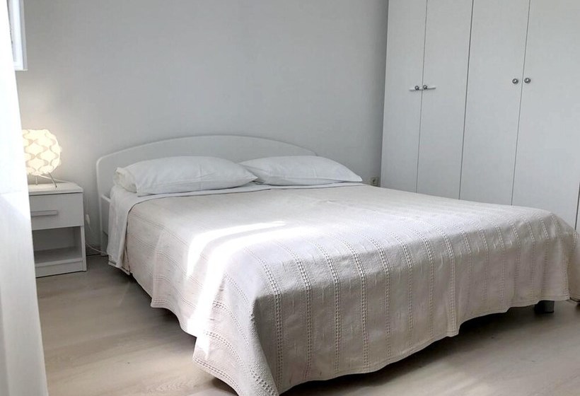 Apartment With 3 Bedrooms In Novigrad, With Enclosed Garden And Wifi  400 M From The Beach